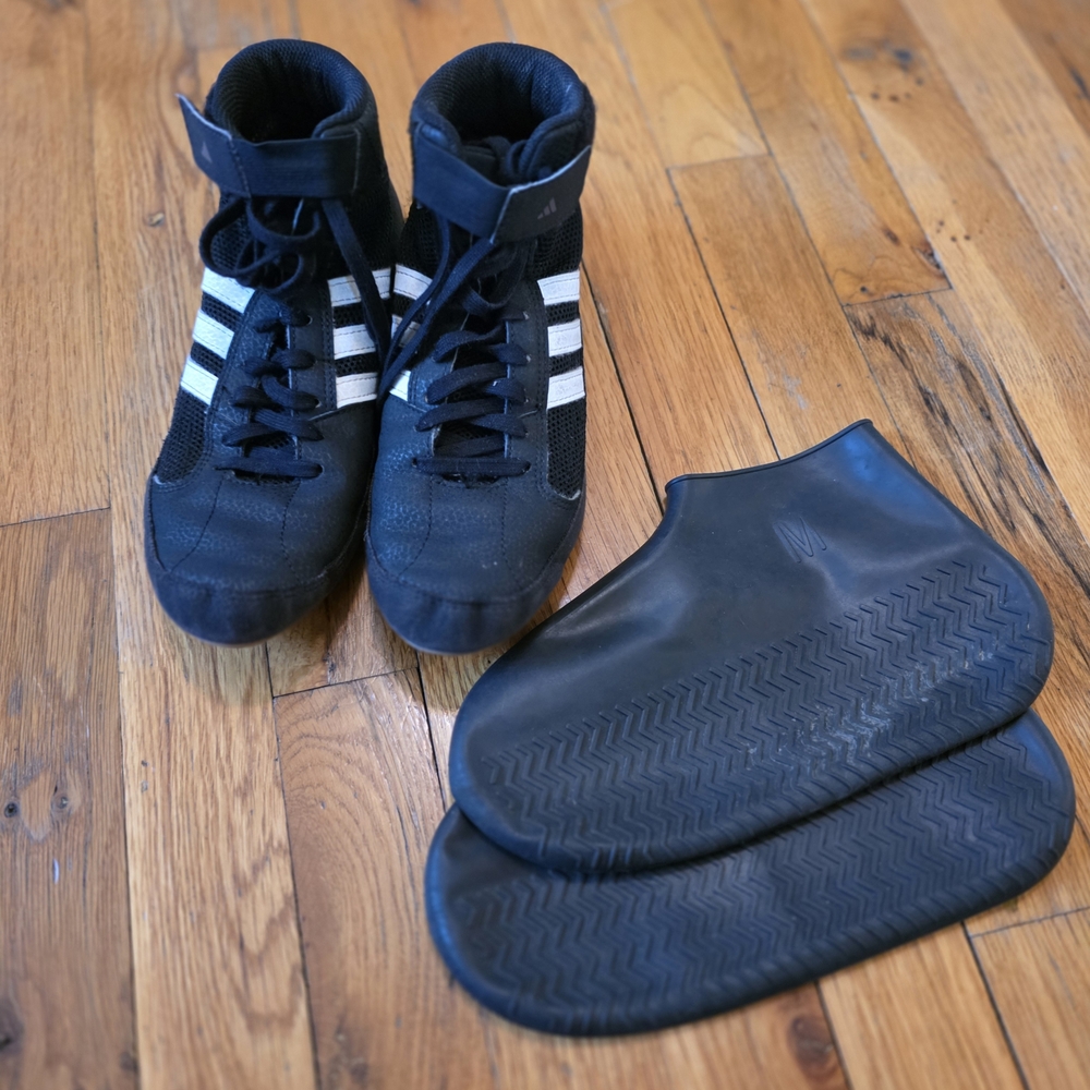 ADIDAS Youth Wrestling Shoes With Covers Size 5.5 US; Includes Shoe Covers; Used